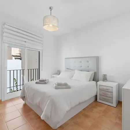 1091 Old Town Apartment